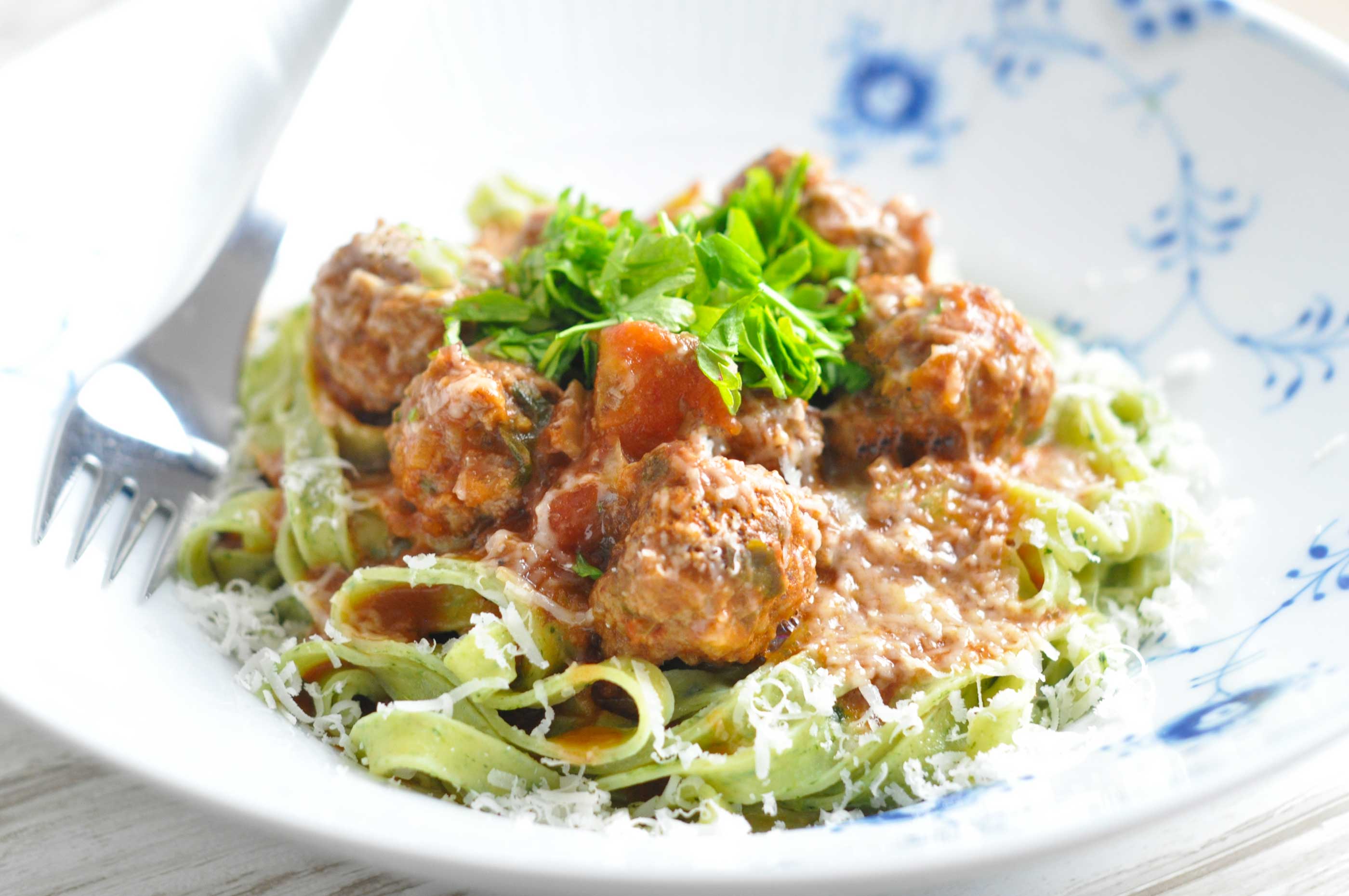 kødboller i tomatsauce kødboller i tomatsauce