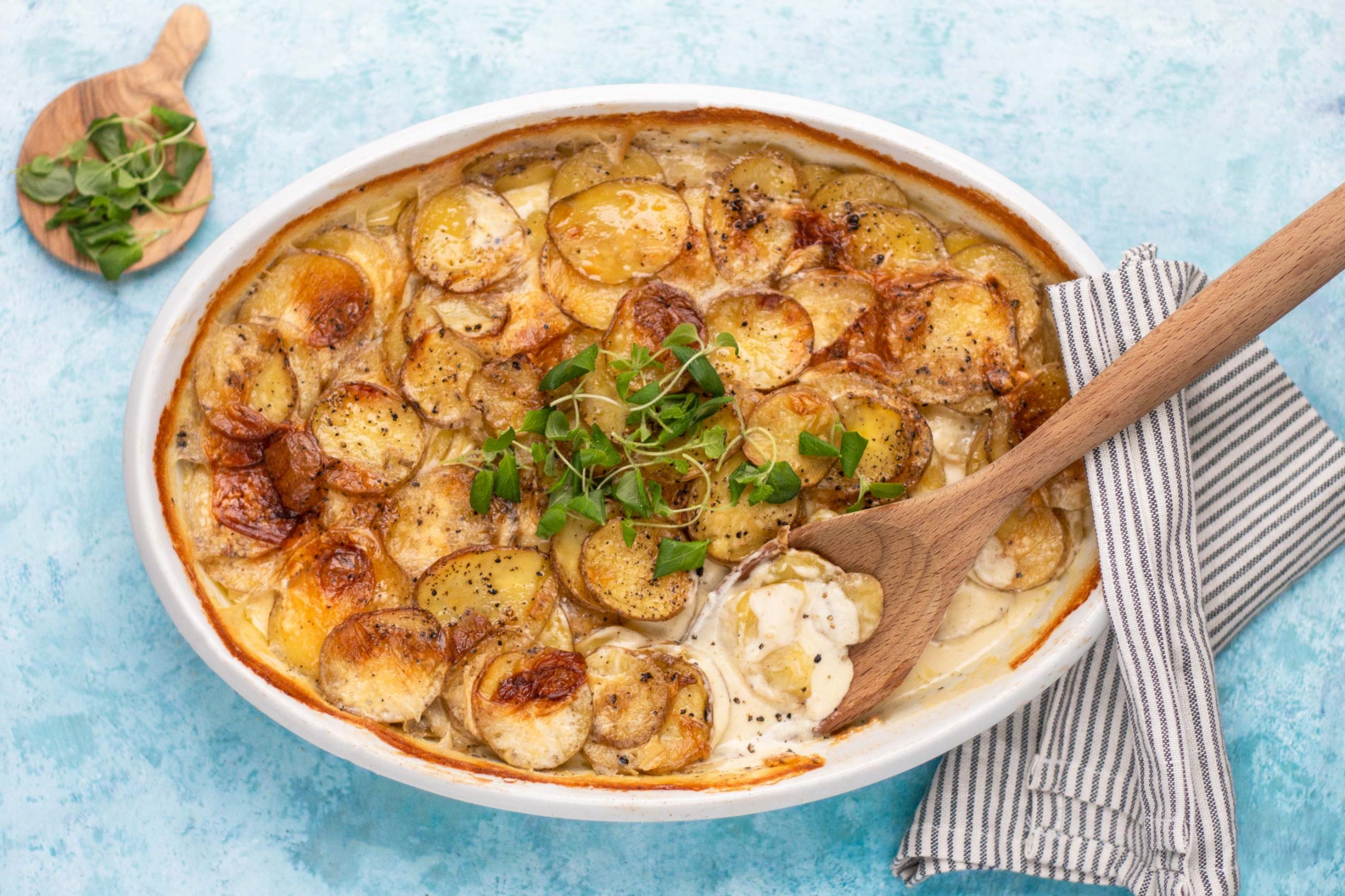 Flødekartofler - den opskrift med kartofler, fløde og muskatnød
